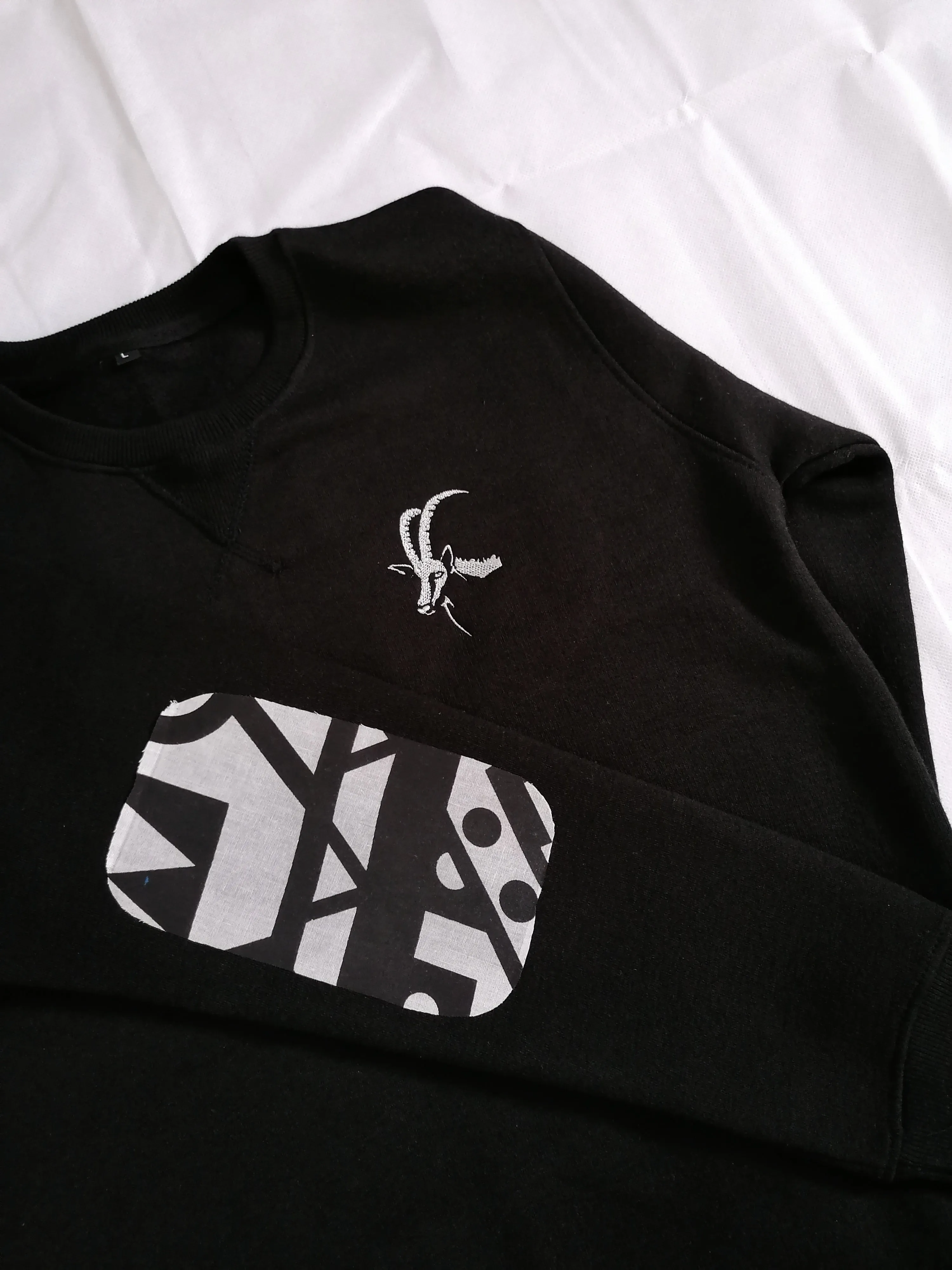 Black Basic Sweatshirt