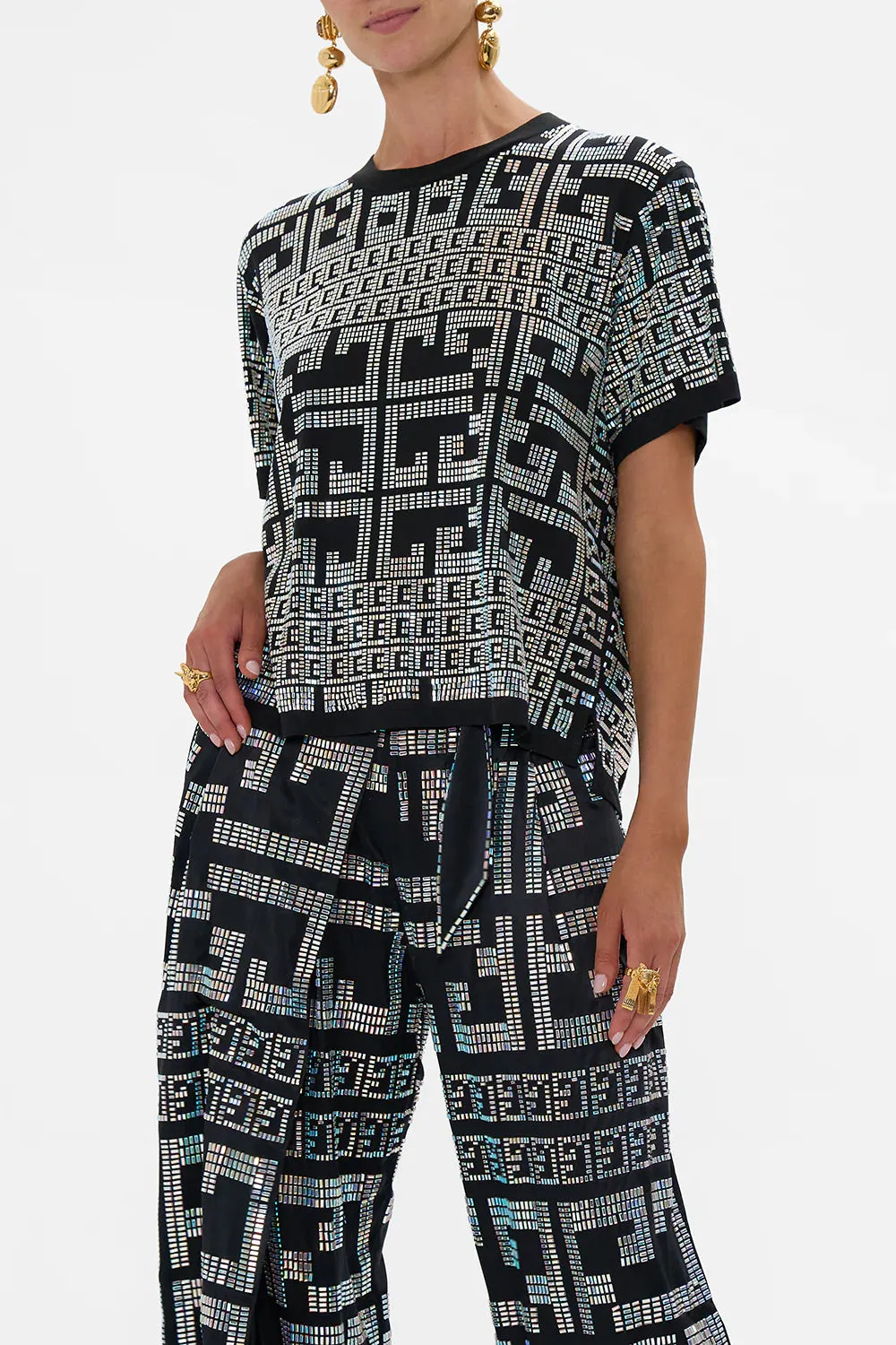 CAMILLA READ MY GLYPHS CLASSIC TEE