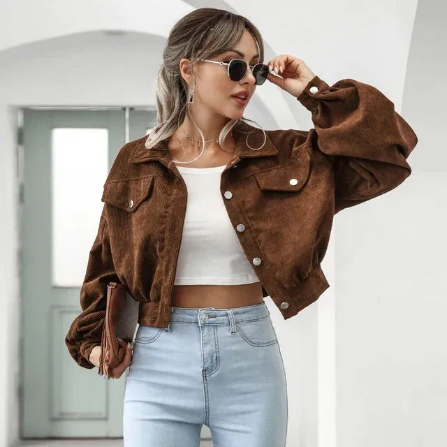 Isabella - modieus cropped jasje van corduroy met lantaarnmouwen