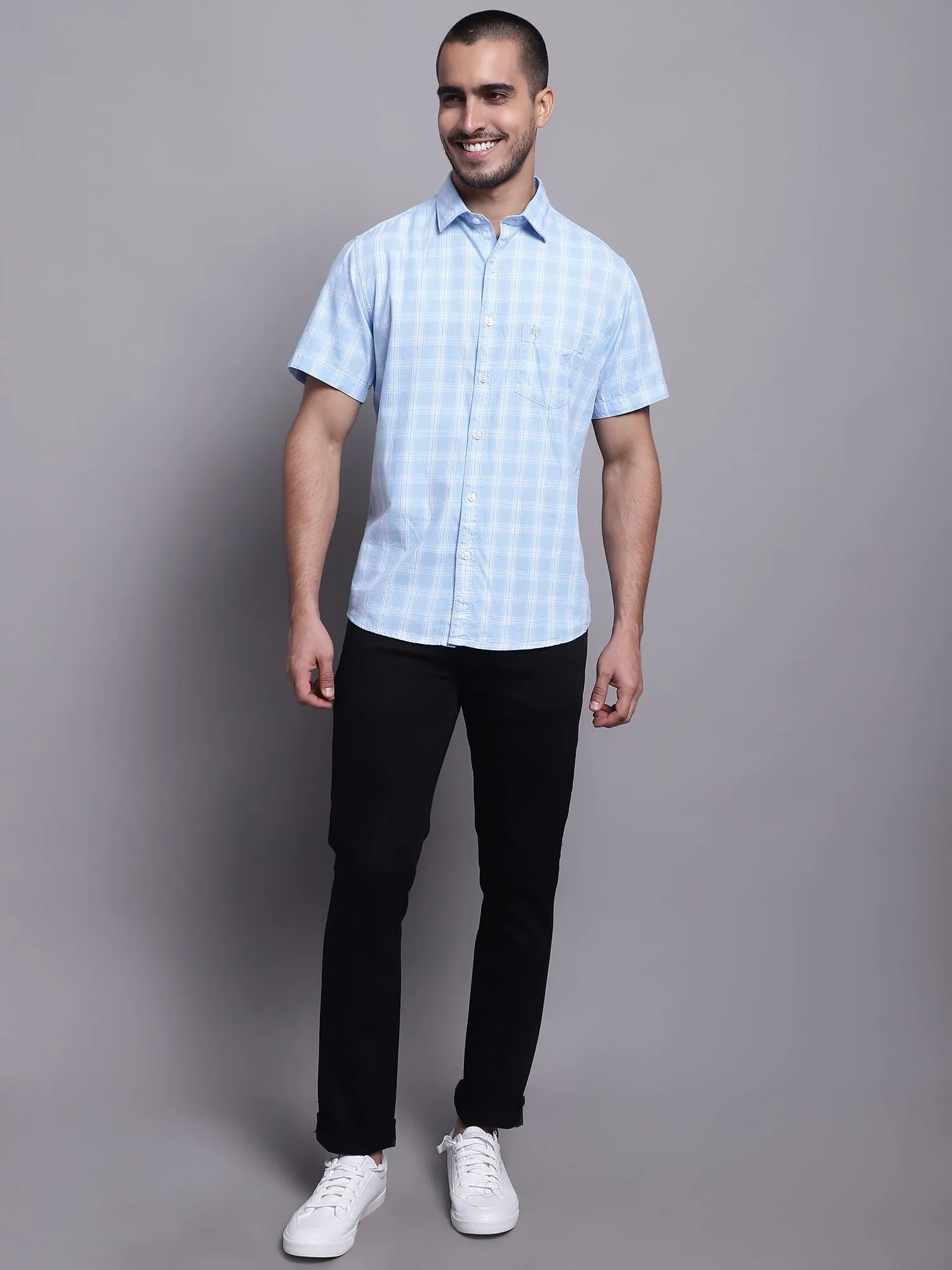 Men's Light Blue Casual Medium Checks Half Sleeve Shirt